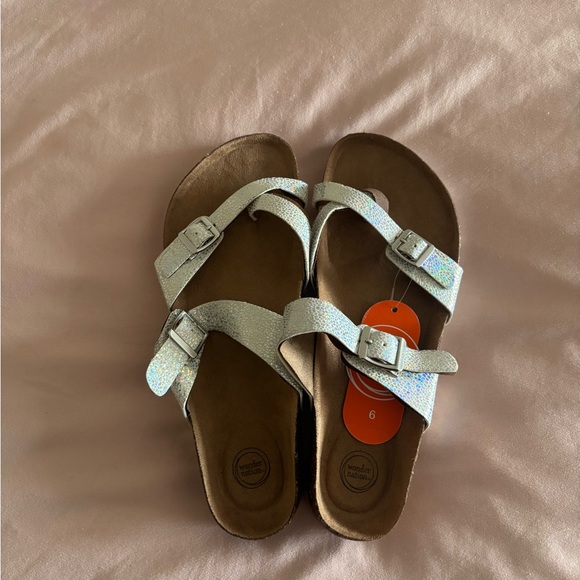Wonder Nation Shimmering Silver Sandals - Picture 4 of 4